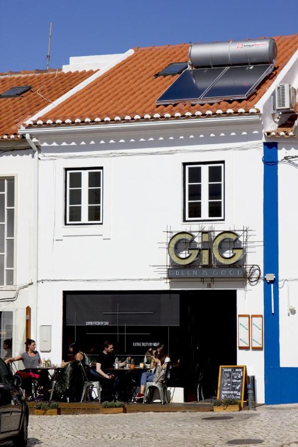 Gig Capsule Hostel Ericeira Exterior foto
